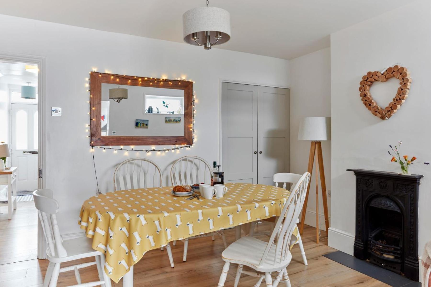 דיל Spacious Coastal Cottage Close To Beach - Bailey Cottage מראה חיצוני תמונה